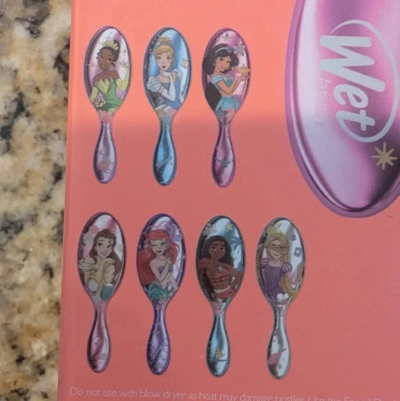 ⭐2/$25⭐Wet Brush Original Detangler Brush Jasmine, Disney Princess limited ed - Picture 6 of 7